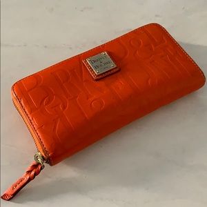 Dooney & Bourke wallet